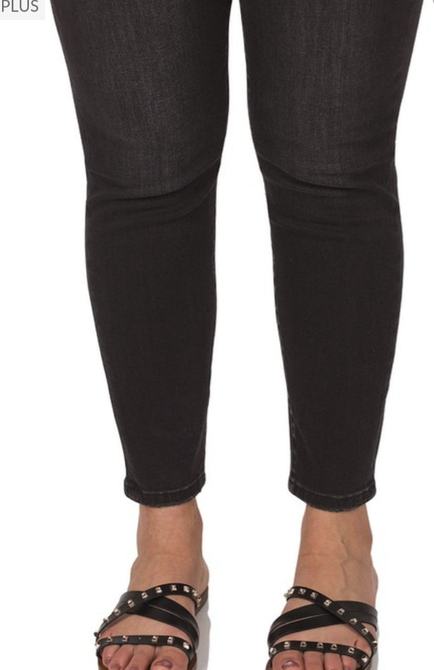 Black-wash Ankle Skinny - PLUS